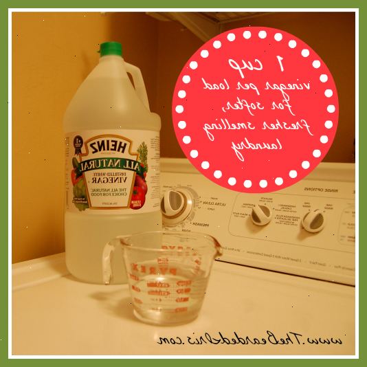 Hoe te azijn toe te voegen aan wasgoed. Gebruik wit, gedistilleerde azijn als een natuurlijk bleekmiddel.