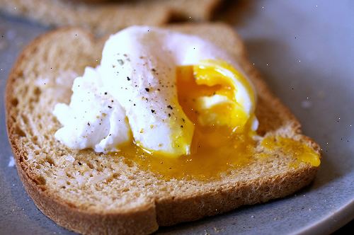 Hoe je een ei pocheren. Alles klaar voordat u begint te koken gepocheerde eieren.