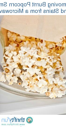 Hoe je verbrande popcorn geur uit de magnetron